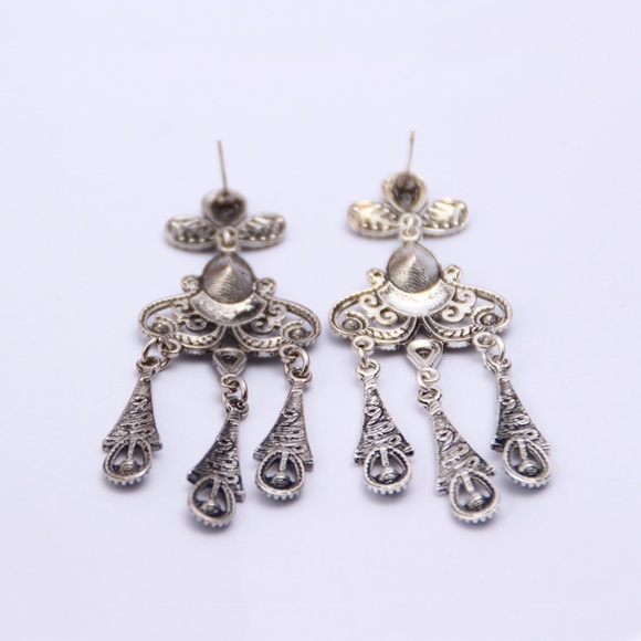 *TORI* Gold Geometric Chandelier Fashion Earrings - Picture 5 of 6